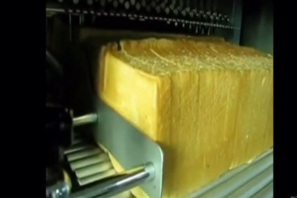 吐司高速切片机